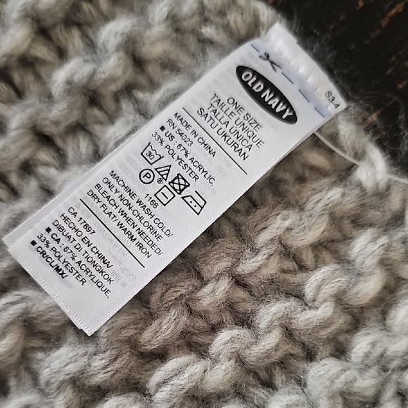 Forever 21 Old Navy Gray and Navy Blue NWT Scarf Bundle with Fringe Hem - Picture 8 of 8